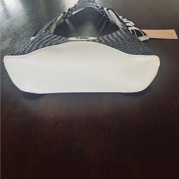 Steve Madden Montel, black and white shoulder bag. - Picture 5 of 9